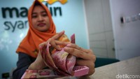 Pembiayaan segmen konsumer yang meliputi pembiayaan Kendaraan Berkah, Pensiun Berkah, Mitraguna Berkah dan Griya Berkah mencatat pertumbuhan tertinggi sebesar 27,58 persen dari Rp 22,53 triliun per September 2018 menjadi Rp 28,74 triliun per September 2019.