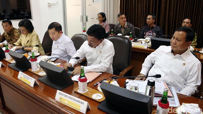 Penuh Tawa dengan Sri Mulyani, Prabowo: Ya Harus Akrab