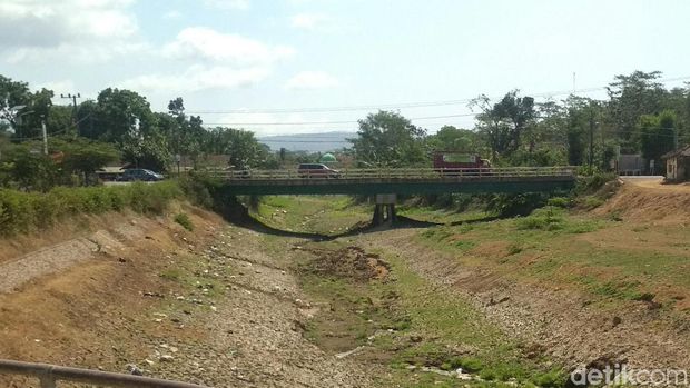 Sungai yang kering total di Trenggalek/