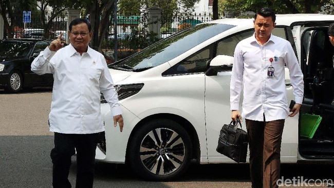 Sri Mulyani Respons Lem Aibon Rp 82 M di DKI, Suryo Utomo Dirjen Pajak