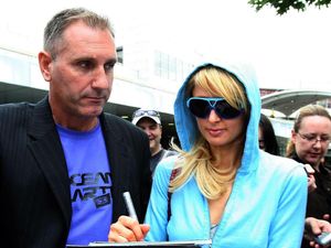 Paris Hilton Punya Seragam untuk di Rumah, Jumlahnya Sampai 100 Buah