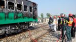 Korban Tewas Kebakaran Kereta di Pakistan Bertambah Jadi 65 Orang