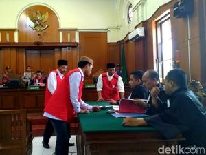 Tiga Terdakwa Pembakar Polsek Tambelangan Dituntut Berbeda