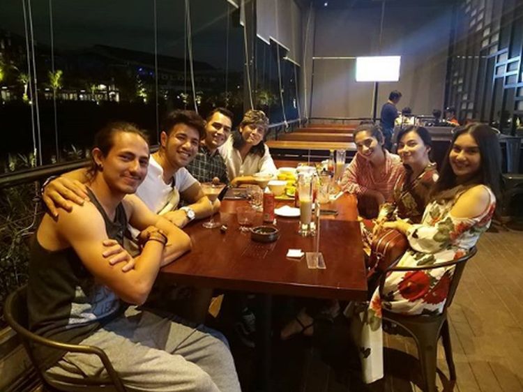 Sebelum Kecelakaan, Ini Momen Makan Bareng Dylan Carr dengan Temannya