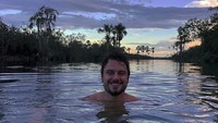 Namun dibalik kesibukannya, dia juga sempat mengabadikan momen jalan-jalannya. (drfeliperossi/Instagram)