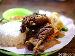 Sejarah Nasi Tempong Indra, Warung Legendaris Khas Banyuwangi di Bali