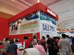 Hujan Lebat, Pemburu Diskon di Indocomtech 2019 Tetap Ramai