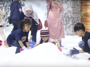 Diskon Rp 100 Ribu, Main Salju di Trans Studio Cibubur Makin Seru!