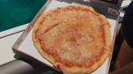 Keren! Restoran Pizza Ini Terletak di Atas Kapal di Tengah Lautan