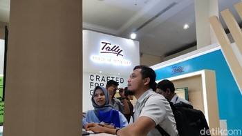 Banyak juga yang datang ke berbagai booth start up yang berkeliaran di sana. (Foto: detikINET/Aisyah Kamaliah)