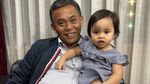 Momen Intim Ketua DPRD DKI Prasetyo Edi dengan Sang Cucu