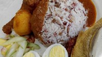 Ikan asin? Banyak orang menikmati nasi dagang dengan tambahan ikan asin. Tentulah rasanya makin nikmat. Foto : Instagram @nataliegoh1605