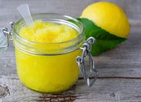 Mau Kulit Bersih dan Mulus? Gunakan Scrub Alami dari 5 Bahan Dapur Ini