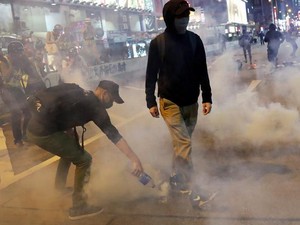 Dihantam Protes Berkepanjangan, Hong Kong Masuki Masa Resesi
