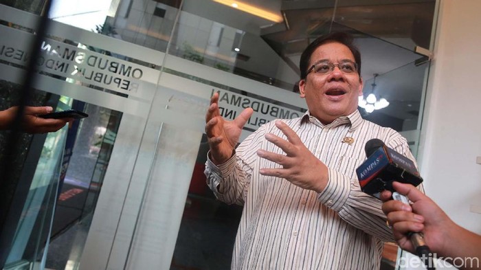 Polemik e-budgeting di Pemprov DKI Jakarta terus dibahas. Kali ini Komisioner Ombudsman RI (ORI), Adrianus Meliala ikut mengomentari.