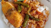 Ikan tongkol atau ikan tuna yang dagingnya tebal dan kokoh cocok dibuat gulai dengan paduan kacang panjang dan kol. Jadi lauk utama nasi dagang. Foto : Instagram @sambal_lehamanja