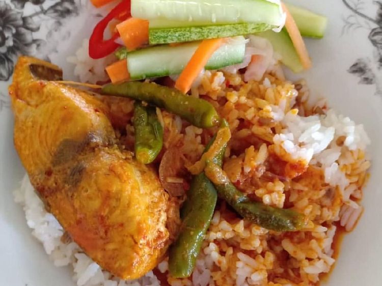 Enaknya Sarapan Nasi Dagang, Perut Kenyang Senanglah Hati