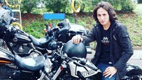 Tak hanya di sinetron, Dylan juga memiliki hobi di bidang otomotif. Dok. Instagram/dylancarr8