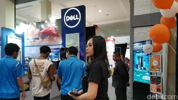 Ada penawaran menarik alias diskon berbagai macam produk baik smartphone, video gaming aksesoris, dan laptop. Harganya pun turun gila-gilaan. (Foto: detikINET/Aisyah Kamaliah)