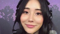 Pinda Rika Dorji merupakan YouTuber sekaligus gamer pro yang cukup tereknal di media sosial. Perempuan asal Bhutan ini tidak hanya pamer kebolehan main game saja, namun juga pamer jalan-jalan (pindapandaonly/Instagram)