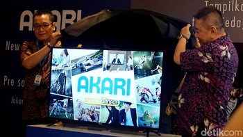 Smart TV yang benar-benar digunakan hanya 2%. Berarti TV itu, habis dibeli terus dicoba satu kali senang, dua kali senang, lama-lama ribet, akhirnya jadi TV biasa lagi seperti sedia kala. Akari menawarkan Anti-Ribet.
