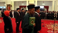 Pelantikan digelar usai Jokowi melantik Idham Azis sebagai Kapolri.