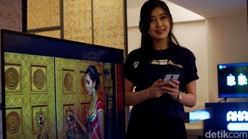 Untuk terhubung dengan TV SmartConnect, Akari menyebutkan pengguna tak perlu menggunakan akses WiFi. Sebab, koneksi jaringan tersebut bersumber dari layanan data dari ponsel yang terhubung dengan TV tersebut. Dengan demikian, pengguna dapat merasakan pengalaman mengakses smartphone, tetapi layarnya mengandalkan TV SmartConnect. Akari menyediakan TV SmartConnect dalam ukuran 32 inch, 40 inch, dan 43 inch.