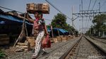 Pasar Gaplok di Pinggir Rel Kereta Api yang Melegenda