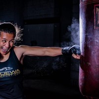 Tati kepincut pada MMA saat mendatangi sebuah tempat latihan bela diri. Seorang pelatih MMA mengajaknya mencoba olahraga tersebut karena melihat dirinya memiliki bakat di bidang itu. Dan ternyata intuisi pelatih itu benar adanya. Kini Priscilla Hertati Lumban Gaol dikenal sebagai petarung berprestasi. Foto: Dok. Instagram @hertati88