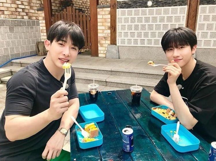 Imutnya Wonho MONSTA X yang Sering Pamer Momen Kulineran