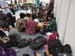 Hujan Lebat, Pemburu Diskon di Indocomtech 2019 Tetap Ramai