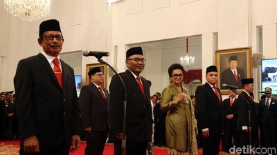 Jokowi Lantik 9 Komisi Kejaksaan