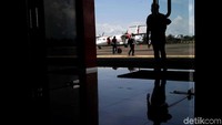 Untuk menuju ke wilayah tersebut wisatawan dapat menggunakan pesawat dari Bandar Udara Internasional Juwata-Tarakan, Kalimantan Utara.