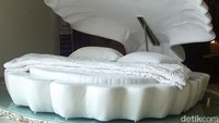 Bak tempat tidur seorang puteri, kasur ini berbentuk seperti kerang mutiara. Seperti tempat tidur para putri duyung di cerita-cerita dongeng. Istimewa/Boredpanda.