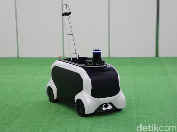 Kerennya Saat Robot Kecil Toyota Beraksi