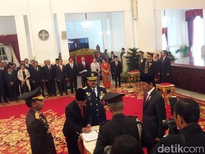Kapolri Idham Azis Resmi Sandang Pangkat Jenderal