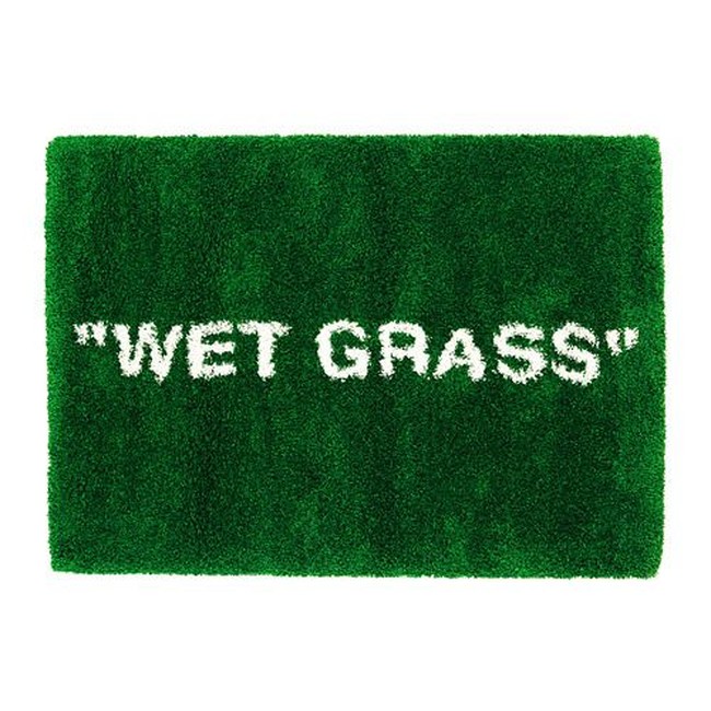 Produk lainnya yang jadi incaran banyak anak muda hypbeast adalah karpet berwarna hijau. Karpet bertulisan WET GRASS yang dijual seharga Rp 2,4 jutaan ini berbahan poliester tebal dengan karet sintetis di bagian bawahnya. Paling banyak diminati juga karpet, tuturnya. Foto: Dok. IKEA