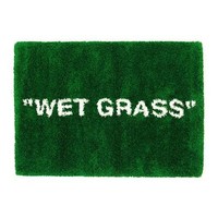 Produk lainnya yang jadi incaran banyak anak muda hypbeast adalah karpet berwarna hijau. Karpet bertulisan WET GRASS yang dijual seharga Rp 2,4 jutaan ini berbahan poliester tebal dengan karet sintetis di bagian bawahnya. Paling banyak diminati juga karpet, tuturnya. Foto: Dok. IKEA