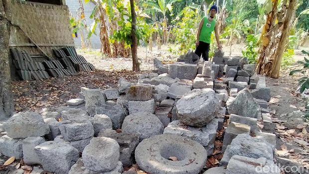 Situs yang ditemukan di Desa Dompyongan, Kabupaten Klaten.