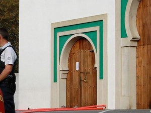Lansia Prancis Didakwa Atas Penyerangan Masjid Bayonne