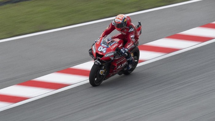 KUALA LUMPUR, MALAYSIA - NOVEMBER 01: Andrea Dovizioso of Italy and Ducati Team heads down a straight during the MotoGP of Malaysia - Free Practice at Sepang Circuit on November 01, 2019 in Kuala Lumpur, Malaysia. (Photo by Mirco Lazzari gp/Getty Images)
