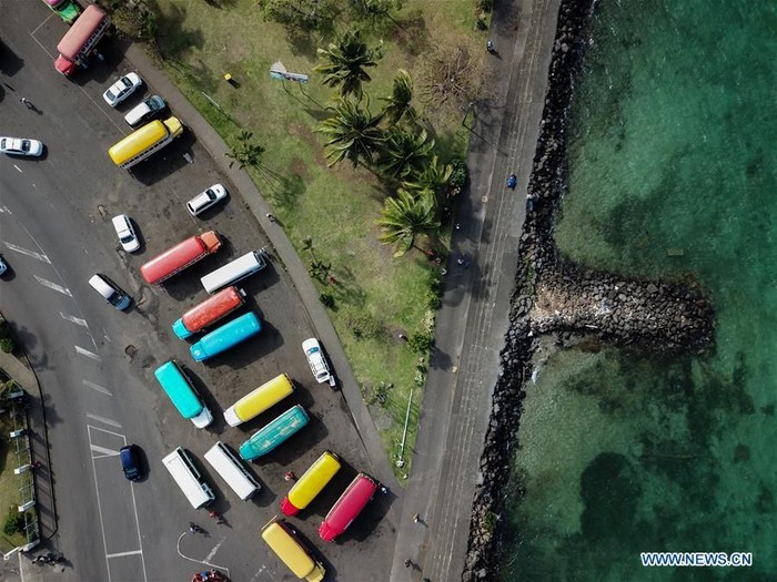 Kreatif Cari  Rezeki Truk  Bekas  di Samoa Dimodif Jadi Bus 