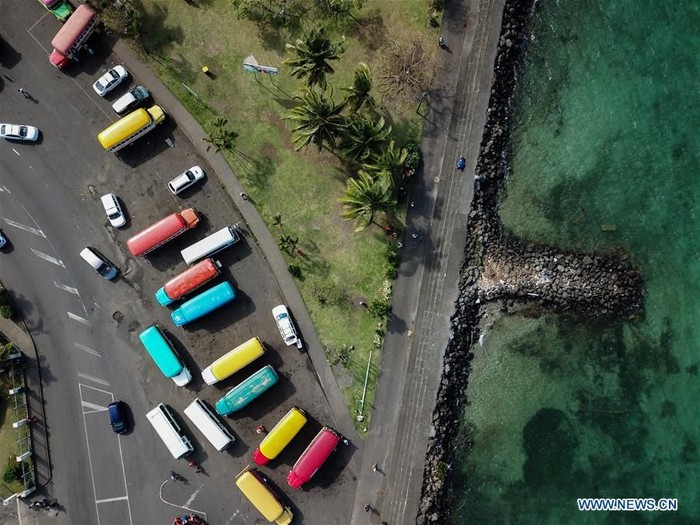 Kreatif Cari  Rezeki Truk  Bekas  di  Samoa Dimodif Jadi Bus 