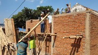 Pelaksanaan program BSPS (Bantuan Stimulan Perumahan Swadaya) terdiri dari dua jenis yakni peningkatan kualitas rumah dan pembangunan rumah baru. Pool/Ditjen Penyediaan Perumahan Kementerian PUPR.
