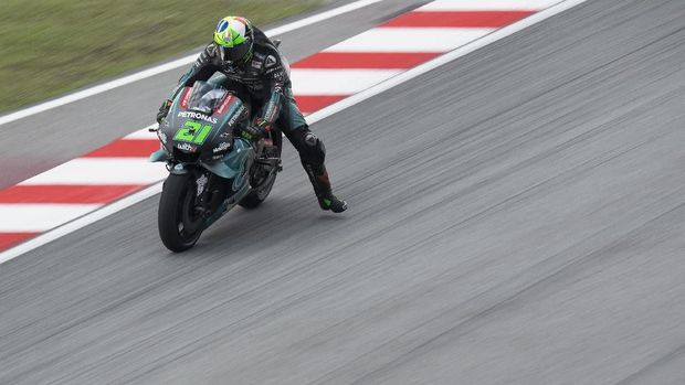 KUALA LUMPUR, MALAYSIA - NOVEMBER 01: Franco Morbidelli of Italy and Petronas Yamaha SRT  heads down a straight during the MotoGP of Malaysia - Free Practice at Sepang Circuit on November 01, 2019 in Kuala Lumpur, Malaysia. (Photo by Mirco Lazzari gp/Getty Images)
