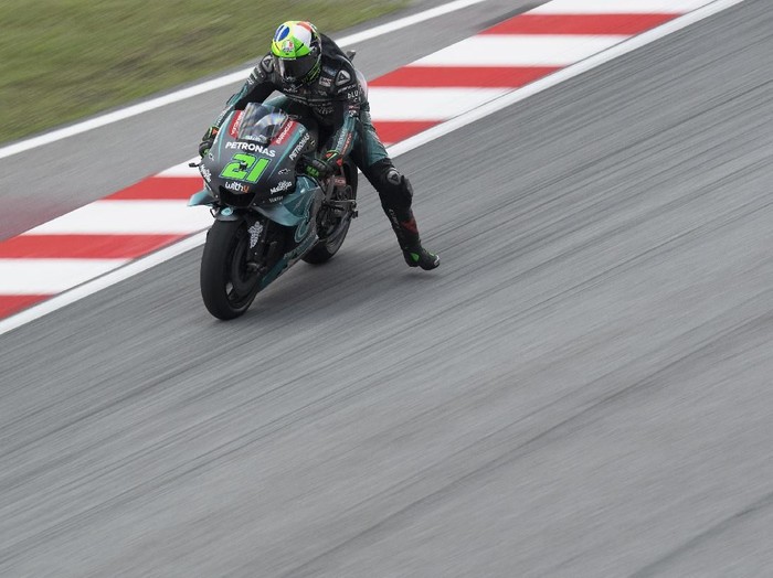 KUALA LUMPUR, MALAYSIA - NOVEMBER 01: Franco Morbidelli of Italy and Petronas Yamaha SRT  heads down a straight during the MotoGP of Malaysia - Free Practice at Sepang Circuit on November 01, 2019 in Kuala Lumpur, Malaysia. (Photo by Mirco Lazzari gp/Getty Images)