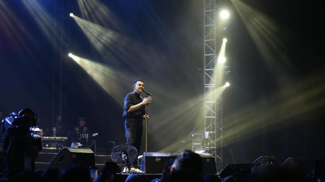 Merayakan Sewindu Tulus dengan Bermusik Bersama