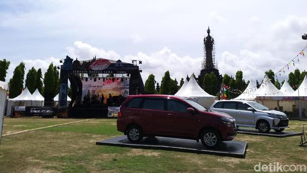 Avanza Veloz Sebangsa di Denpasar