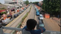 Diharapkan galian tersebut cepat selesai karena menyebabkan kemacetan panjang.