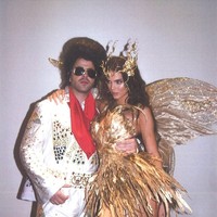 Yungyung, begitu sapaan akrabnya, mengatakan bahwa aksesori tersebut memang dirancang khusus untuk Kendall. “Mereka (tim Kendall) sudah menghubungi aku satu bulan lalu. Proses pengerjaannya sendiri dua mingguan,” ungkap Rinaldy kepada Wolipop, Jumat (1/11/2019). Foto: dok. Instagram @kendalljenner